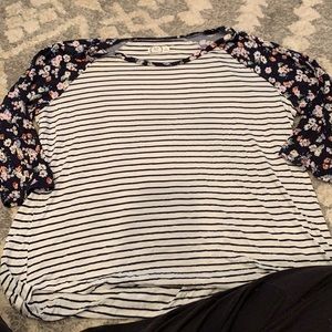 Size 1x Maurice’s mid sleeve casual t-shirt